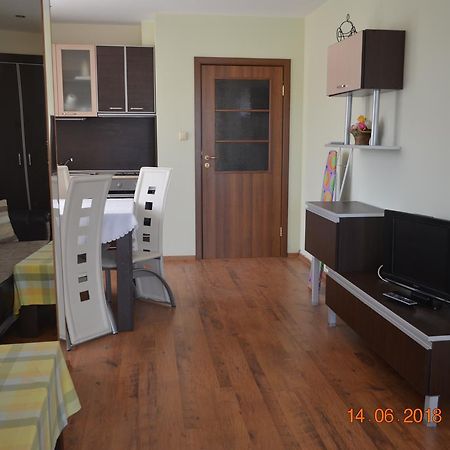 Guesthouse Opal Равда Екстериор снимка