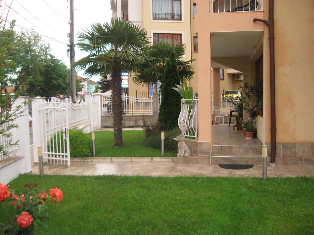 Guesthouse Opal Равда Екстериор снимка
