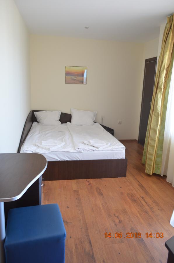 Guesthouse Opal Равда Екстериор снимка