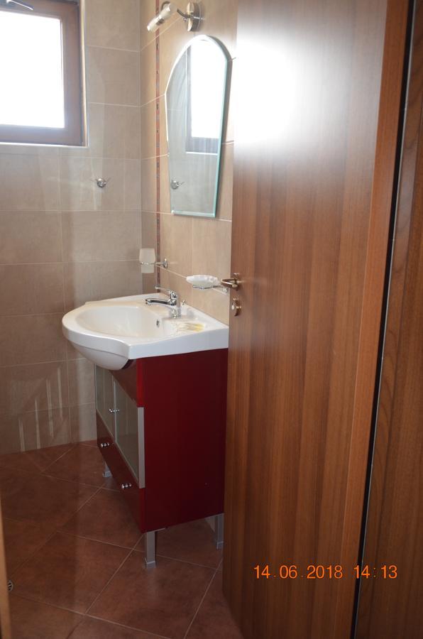 Guesthouse Opal Равда Екстериор снимка