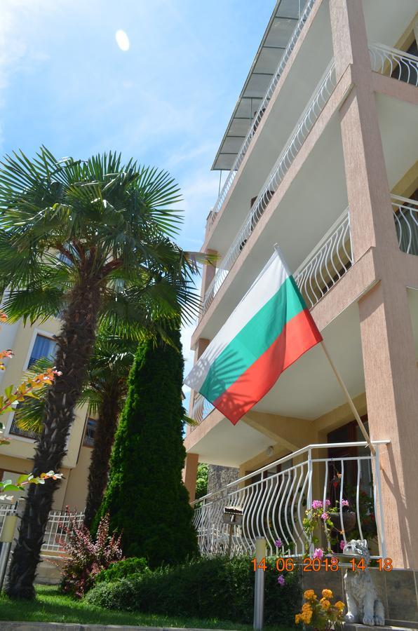 Guesthouse Opal Равда Екстериор снимка